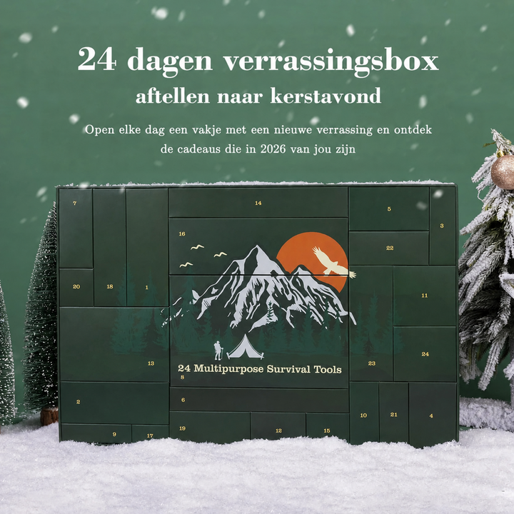 Groene adventskalender met 24 genummerde vakjes en een berglandschap, tussen besneeuwde dennenboompjes en sneeuw 5