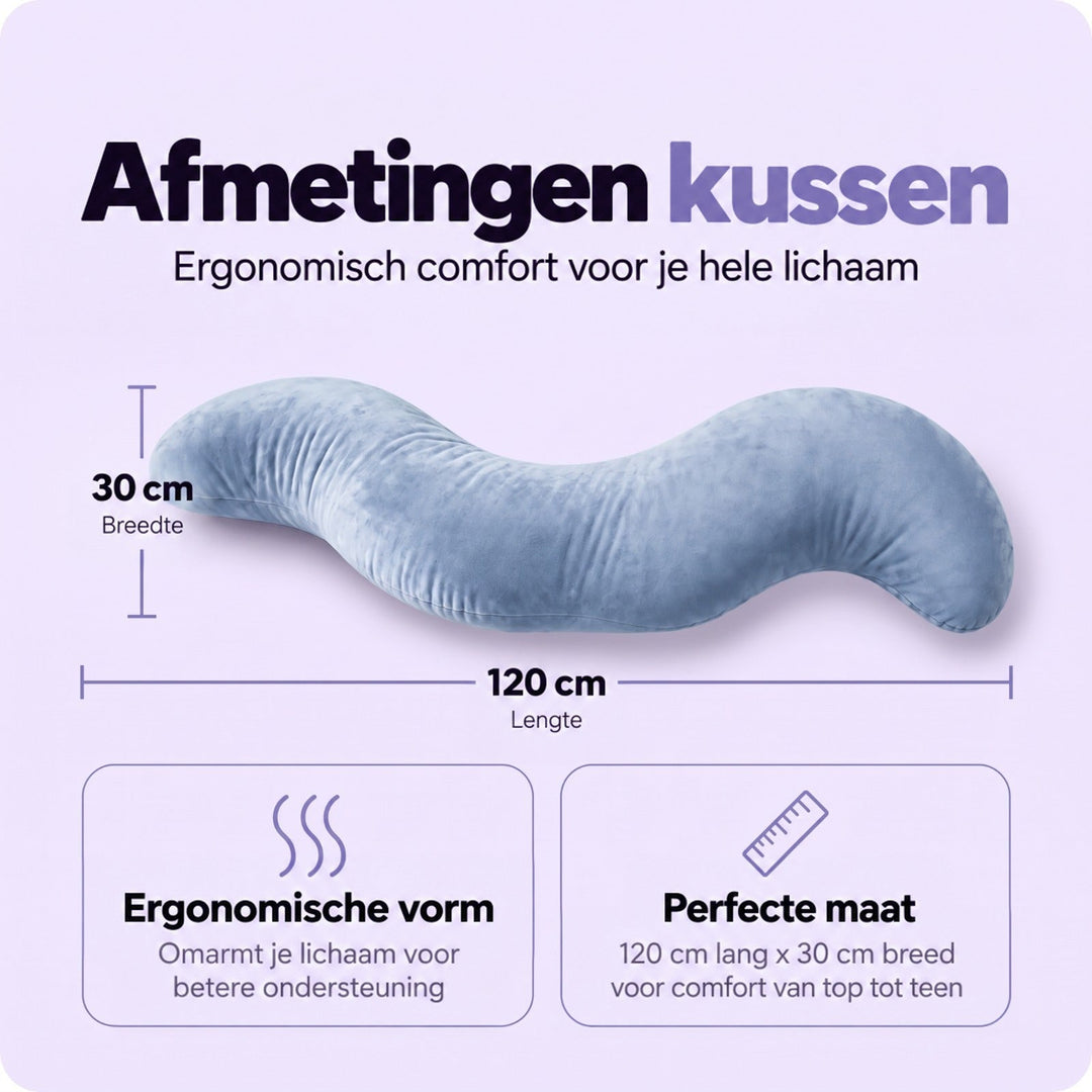 Blauw S-kussen met maataanduidingen van lengte en breedte op een lichtpaarse achtergrond 5