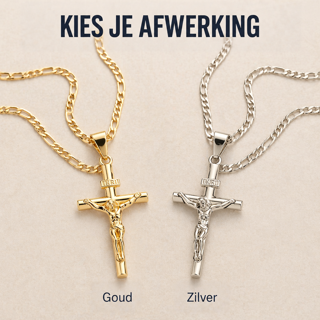 Kruisbeeldketting naast elkaar in goudkleurige en zilverkleurige uitvoering, beide met Figaro-ketting en INRI-plaat 8