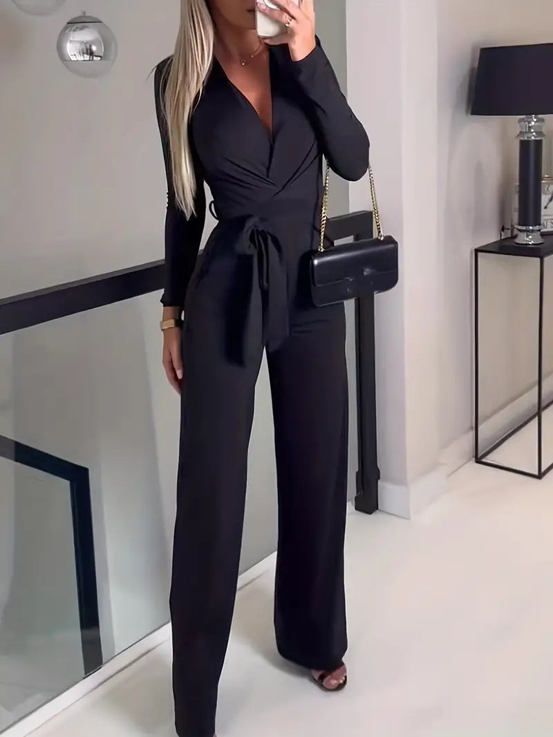 Wijd uitlopende jumpsuit met ceintuur en V-hals - Elise
