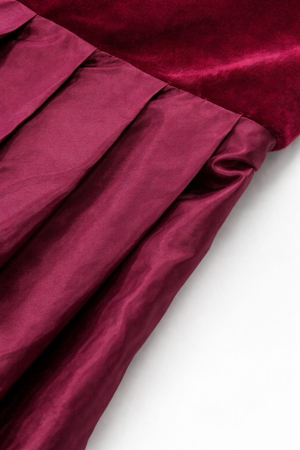 Women's Dirndl Set with Velvet Bodice and Apron 2