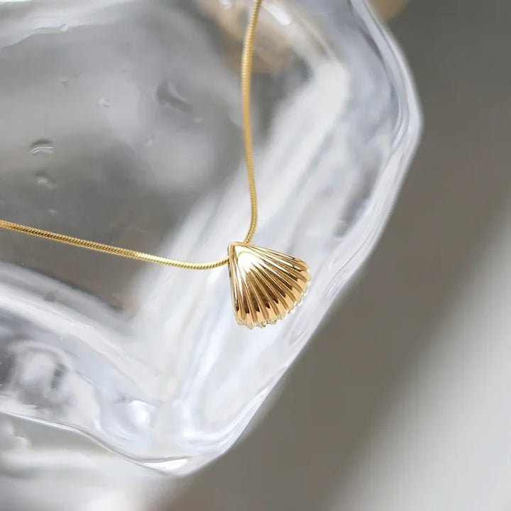 Gold Saint James Shell Flower Necklace - Lila