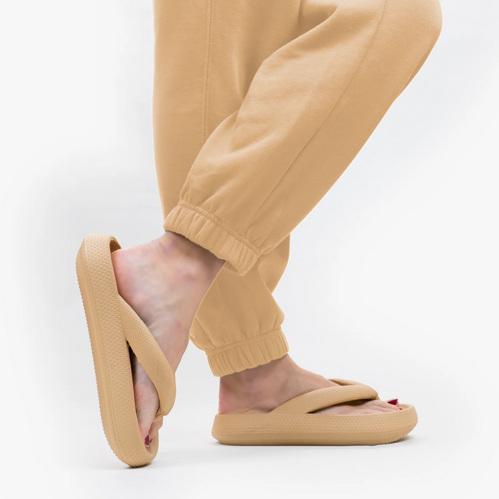 Cloud-Soft Unisex Comfort Flip Flops – Leona