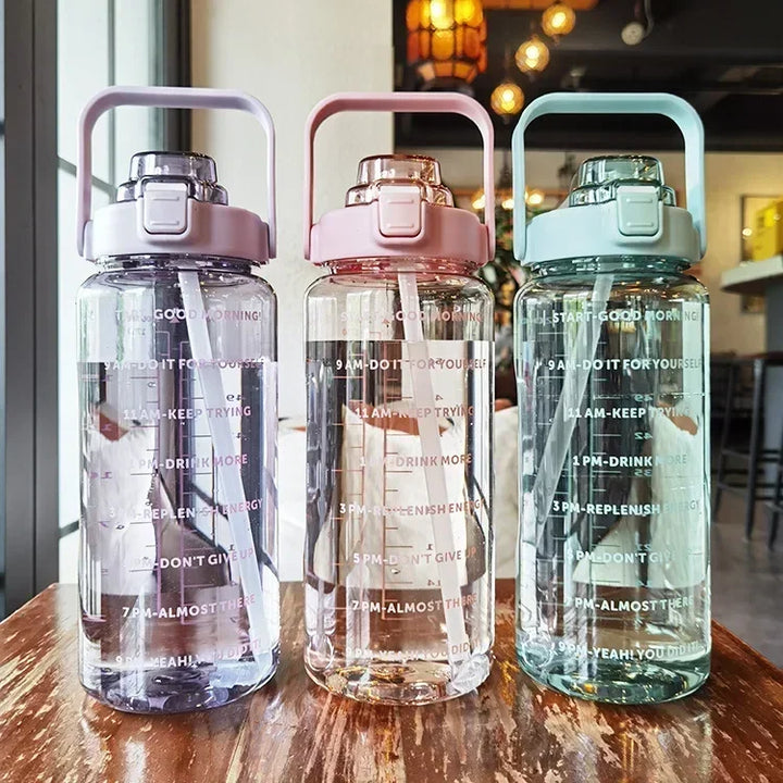 2L DRAAGBARE WATERFLES MET RIETJE EN TIJDMARKERING VOOR SPORT & FITNESS
