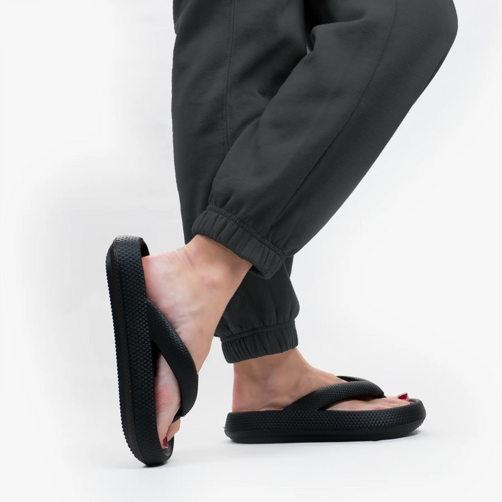 Cloud-Soft Unisex Comfort Flip Flops – Leona
