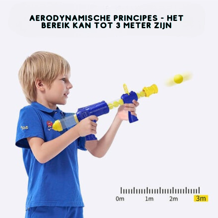 Jongen in blauw shirt schiet een gele schuimbal af, met een schaal die tot drie meter loopt 8