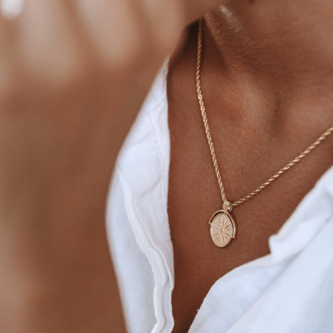 Stylish Sun Pendant Necklace - Aurora