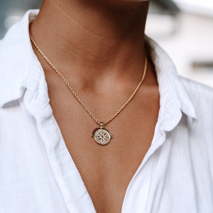 Stylish Sun Pendant Necklace - Aurora
