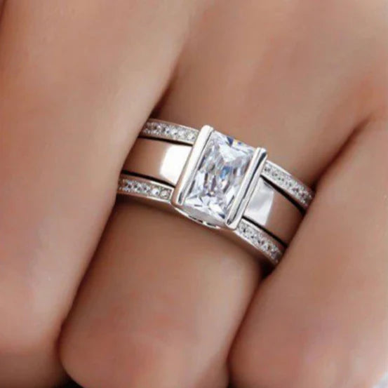 Vintage-Style Shiny Silver Ring - Sienna