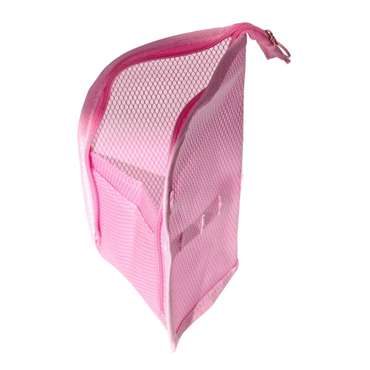 Roze mesh toilettas, leeg en geopend, met een vak aan de voorkant en ritssluiting bovenaan. 9