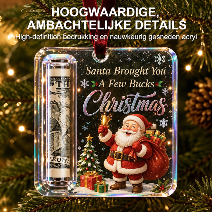 Frontale close-up van de hanger met de kerstman op een sterrenachtergrond, het opgerolde biljet in de houder en holografische randen. 8