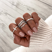 Trendy Ring with Cross Detail - Amélie