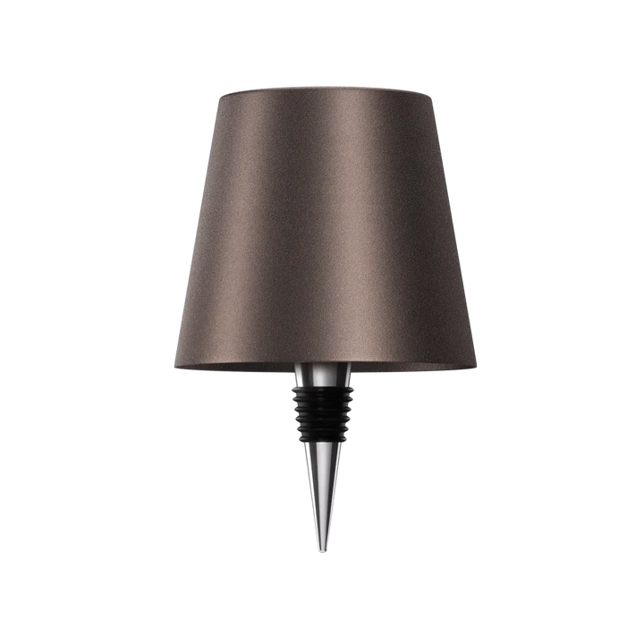 Productfoto van de donkerbruine lampenkap met metalen flessenstop met zwarte rubberen ringen, op witte achtergrond. 18