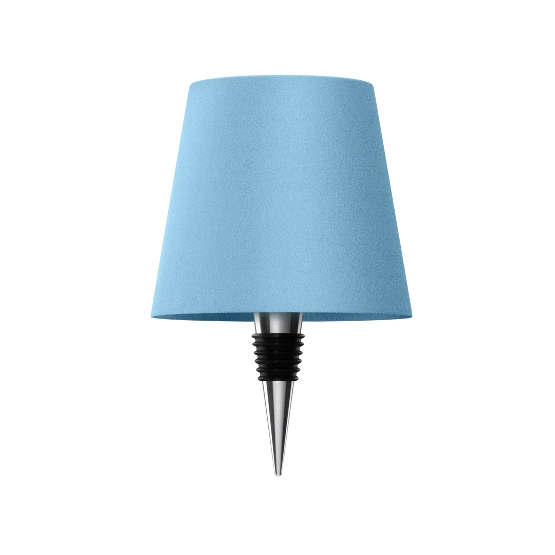 Productfoto van de lichtblauwe lampenkap met metalen flessenstop met zwarte rubberen ringen, op witte achtergrond. 17