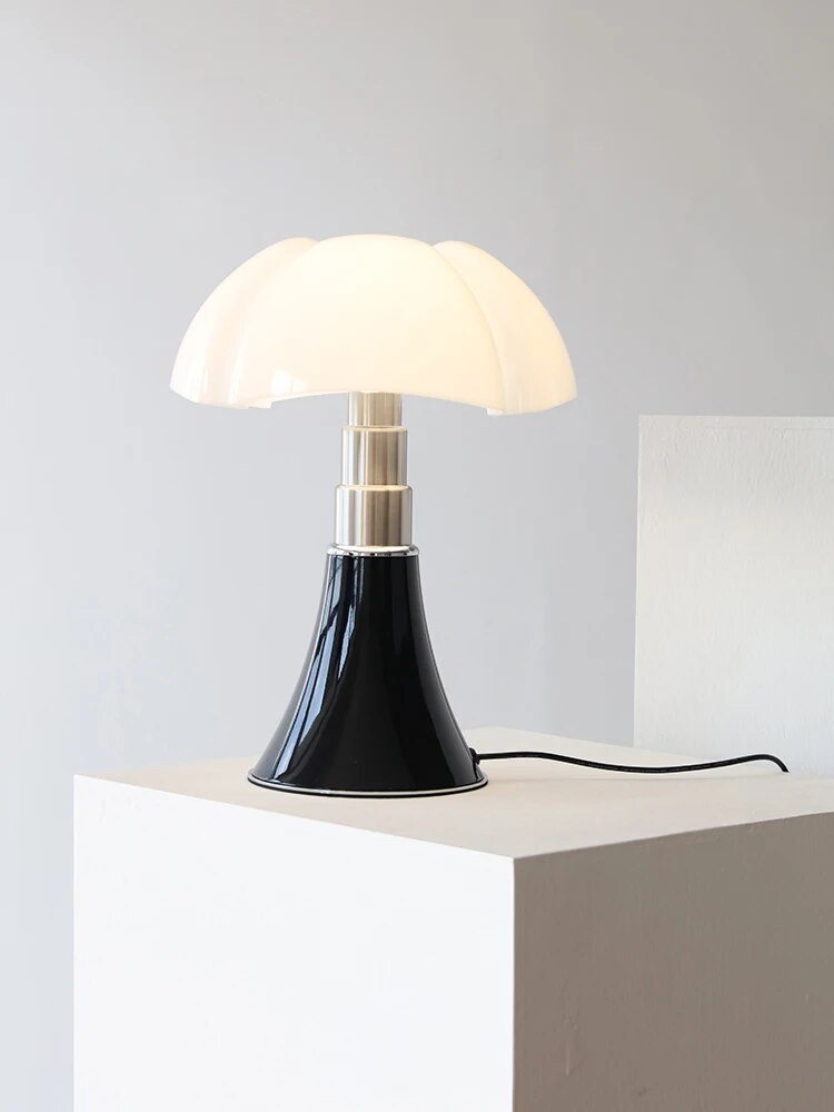 Stylish Floral Table Lamp – Fleur