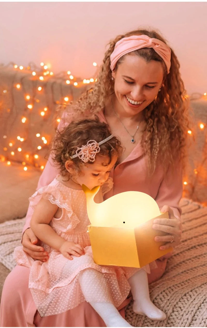 Urocza lampka nocna wieloryb z zmianą koloru - GlowWhale