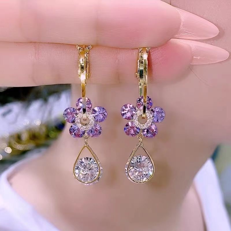 Luxury Dangle Earrings with Flower Detail – LunaBloom