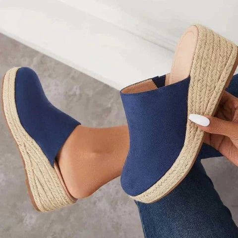 Retro Chic Wedge Sandals - Vera