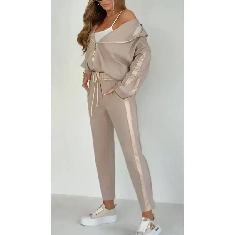 Striped women's tracksuit with hood and waistband – Cosima