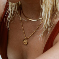 Stylish Sun Pendant Necklace - Aurora