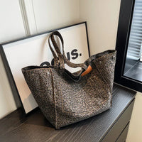 Oversized Canvas Shoulder Bag with Leopard Print - Lila