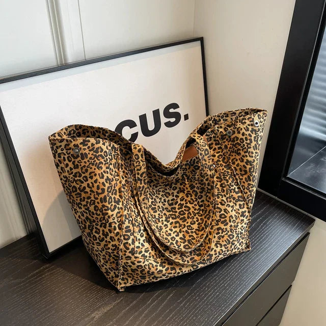 Oversized Canvas Shoulder Bag with Leopard Print - Lila