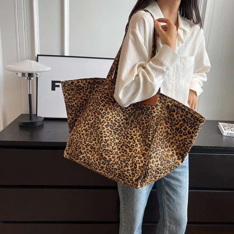 Oversized Canvas Shoulder Bag with Leopard Print - Lila
