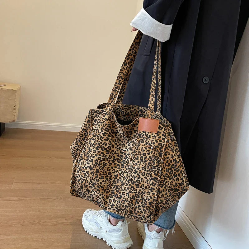 Oversized Canvas Shoulder Bag with Leopard Print - Lila