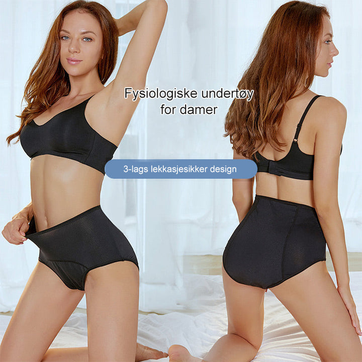 Vrouw in zwarte slip met bijpassende bh, vooraan en van achteren gefotografeerd terwijl ze op een bed knielt. 1