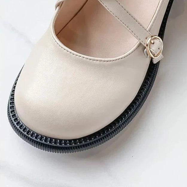 Czółenka Mary Jane z elegancką klamrą - Clara