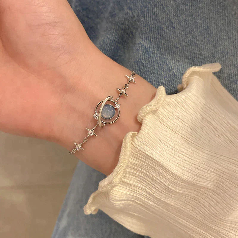 Cosmo Charm Bracelet | A bracelet with a cosmic vibe!