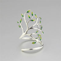 Silver Ring with Green Leaves | A unique ring with beautiful details
