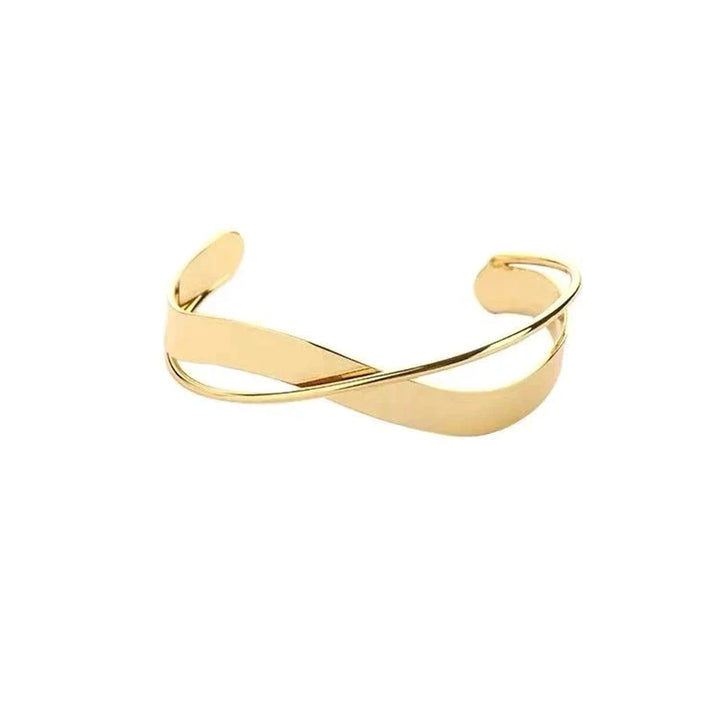 Beautiful European Bracelet | Available in silver and gold!