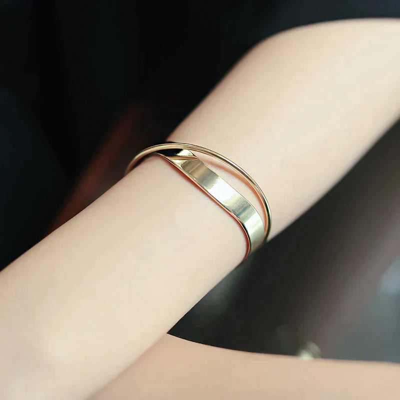 Beautiful European Bracelet | Available in silver and gold!