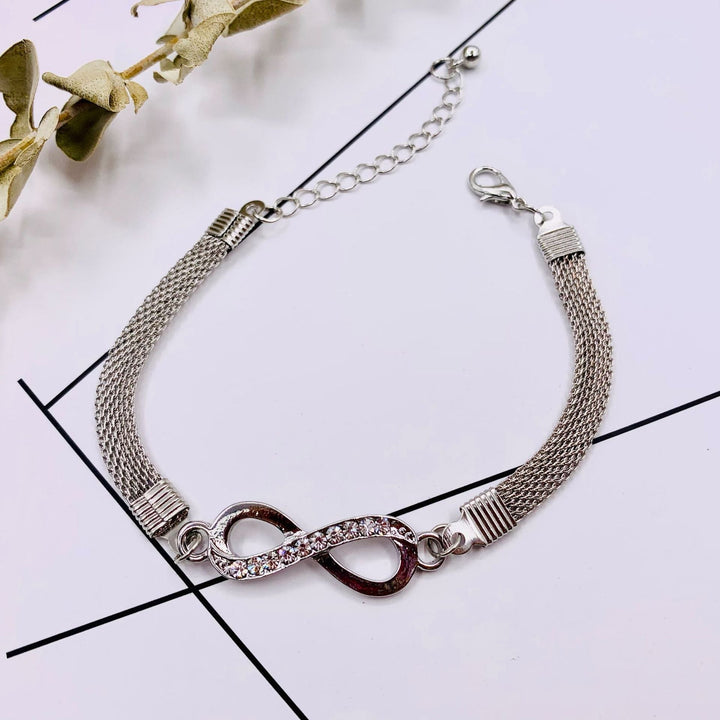 Elegancka bransoletka Infinity
