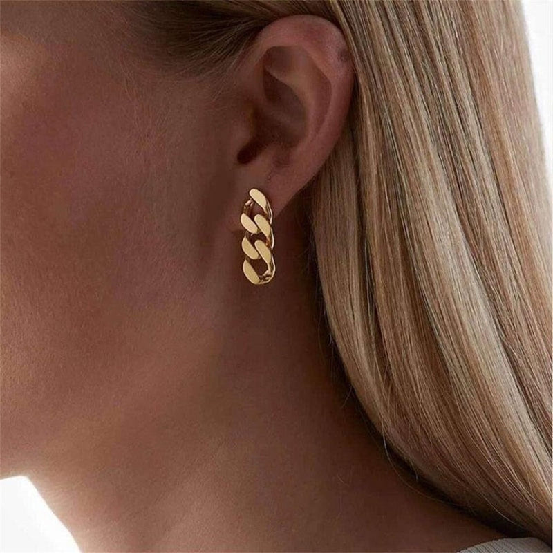 Gold Chain Earrings | Complete your outfit with these beautiful earrings