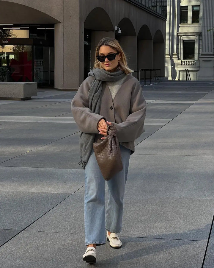 Sarah Vest | Modern & Sleek