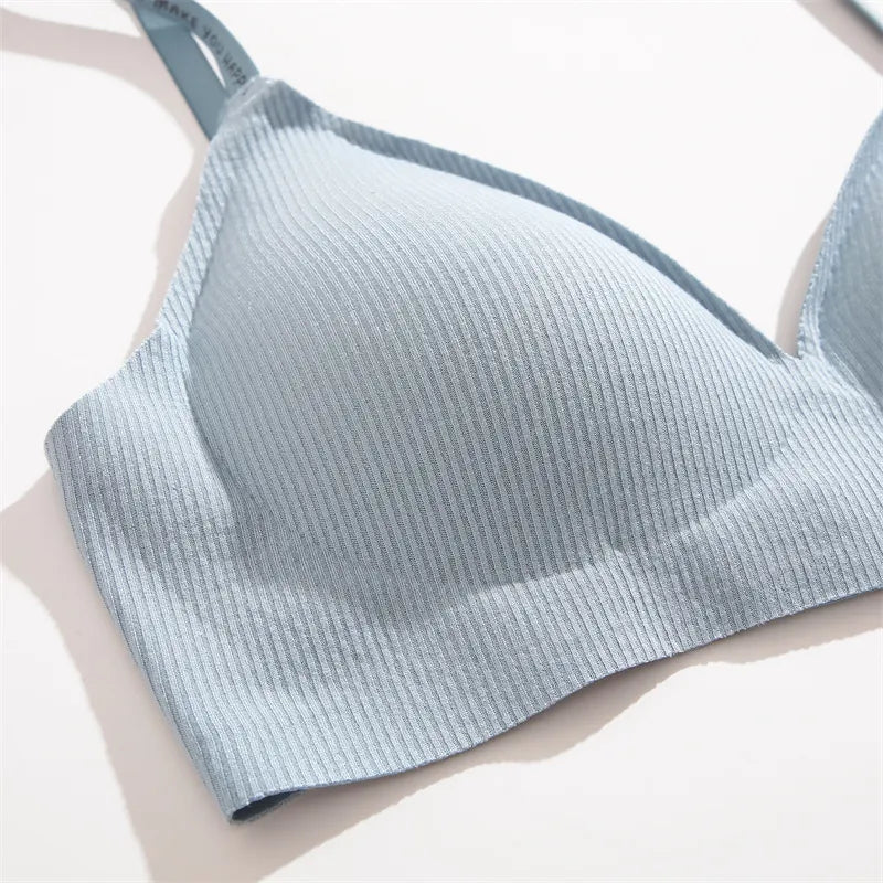 Biustonosz typu bralette z głębokim dekoltem w kształcie litery V