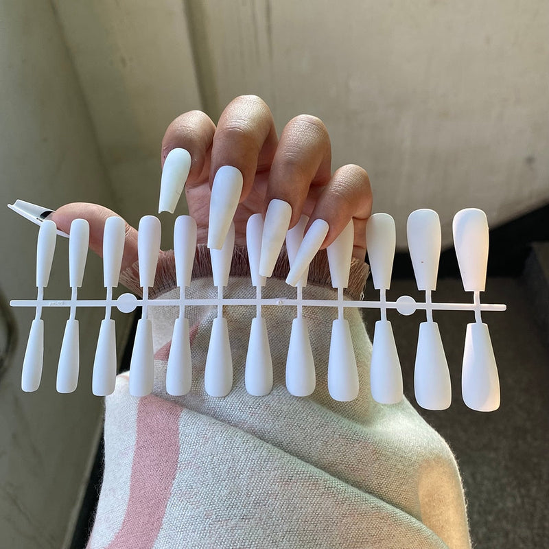 Matte Press-On Nails (24 pcs) | Ideal for a night out