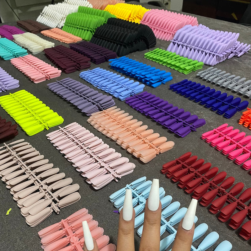 Matte Press-On Nails (24 pcs) | Ideal for a night out