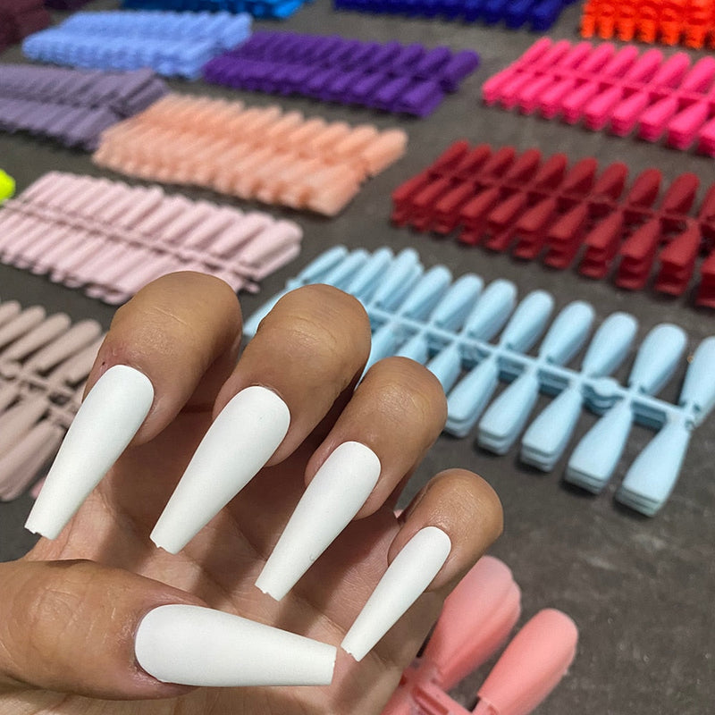 Matte Press-On Nails (24 pcs) | Ideal for a night out