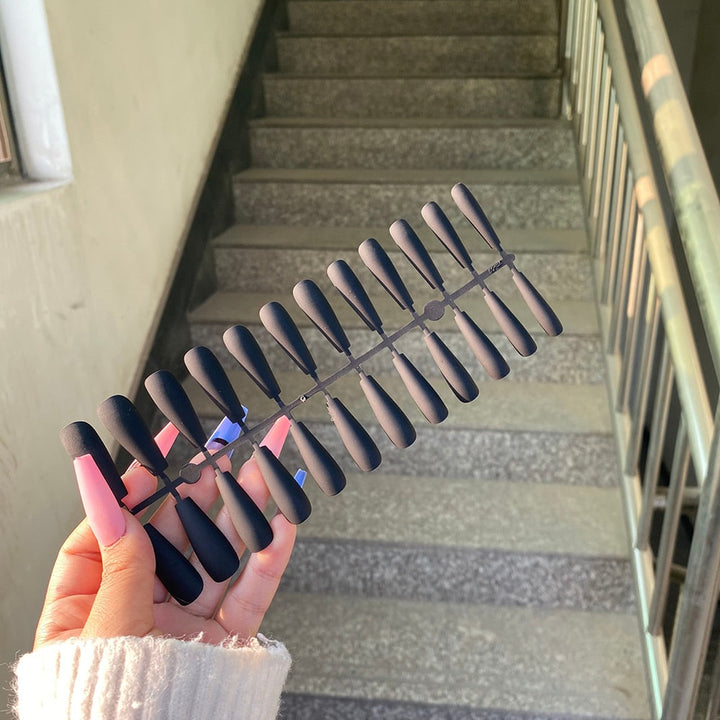 Matte Press-On Nails (24 pcs) | Ideal for a night out