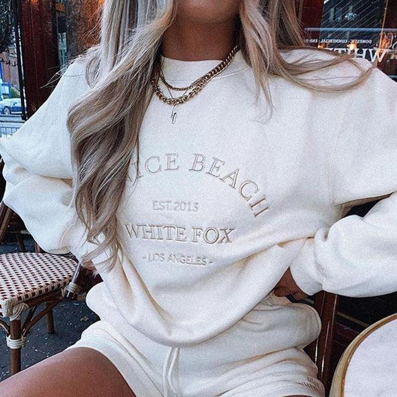 Bluza z kapturem Lilly LA | Postaw na styl i wygodę