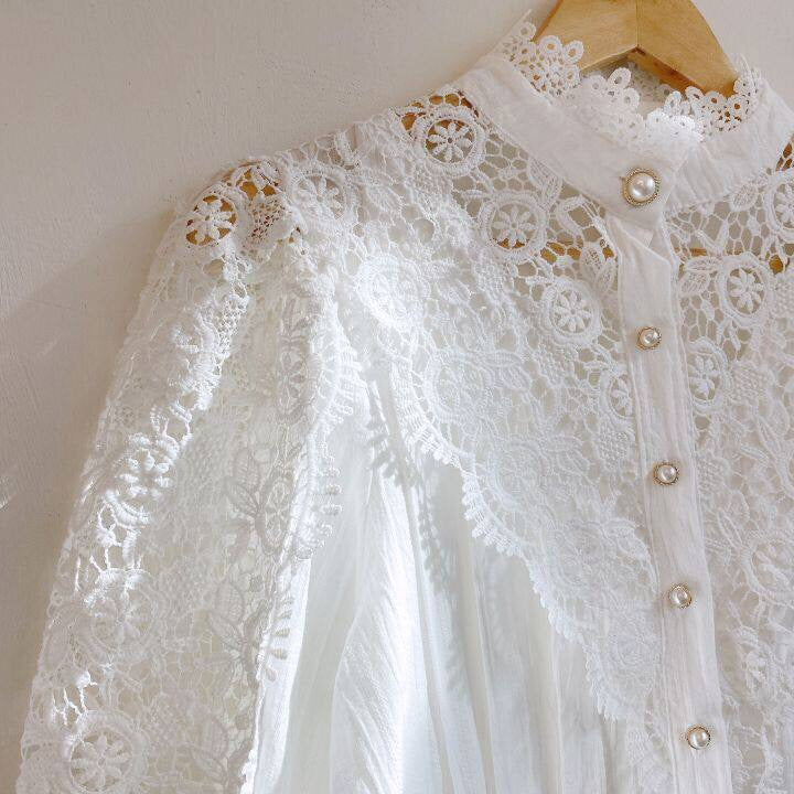 Louis Blouse | Classic, elegant & super cute!