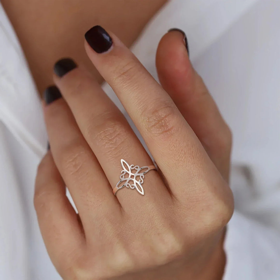 Amulet Ring with Cross Knot Protection | A unique ring