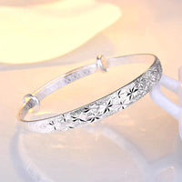 Beautiful star-shaped silver bracelet