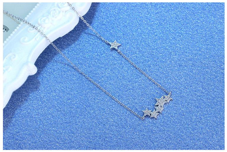 Silver Star Necklace | With a fun star design