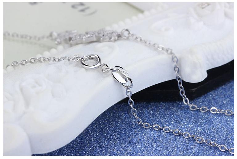 Silver Star Necklace | With a fun star design