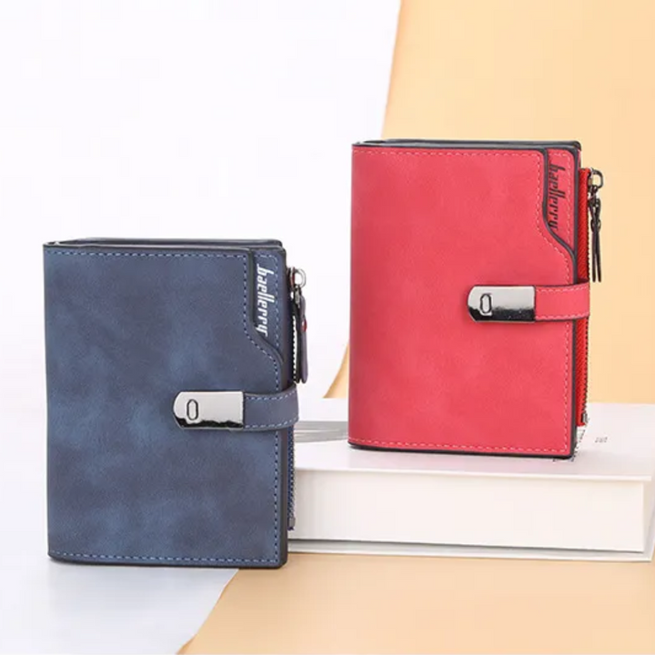 Compact Wallet with Magnetic Clasp | Handy & Trendy