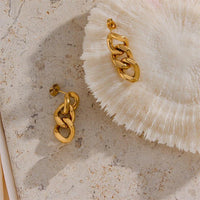 Gold Chain Earrings | Complete your outfit with these beautiful earrings
